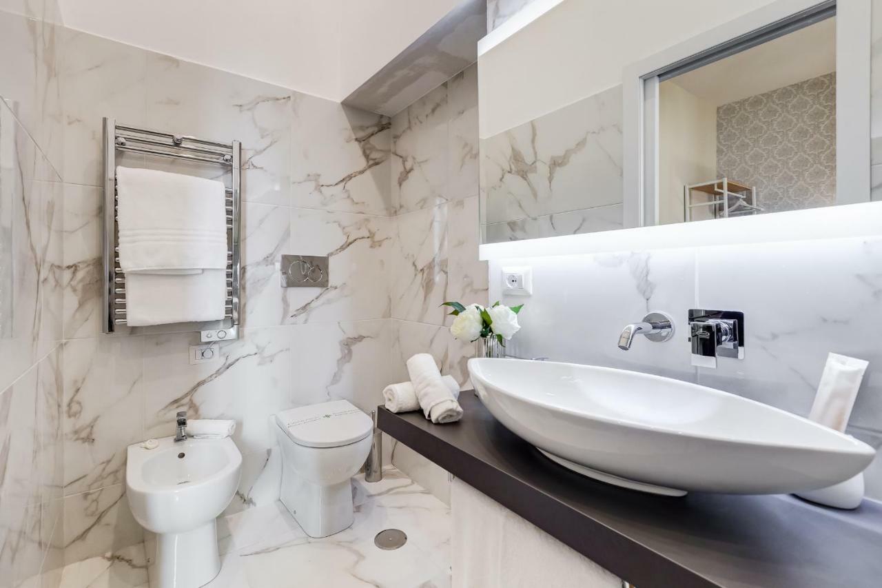 Trevi Private Suites By Premium Suites Collection Rome Exterior photo
